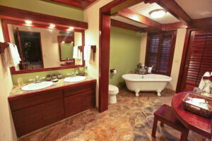 Estate Suite Victorian clawfoot tub, Hidden Valley Inn, Belize