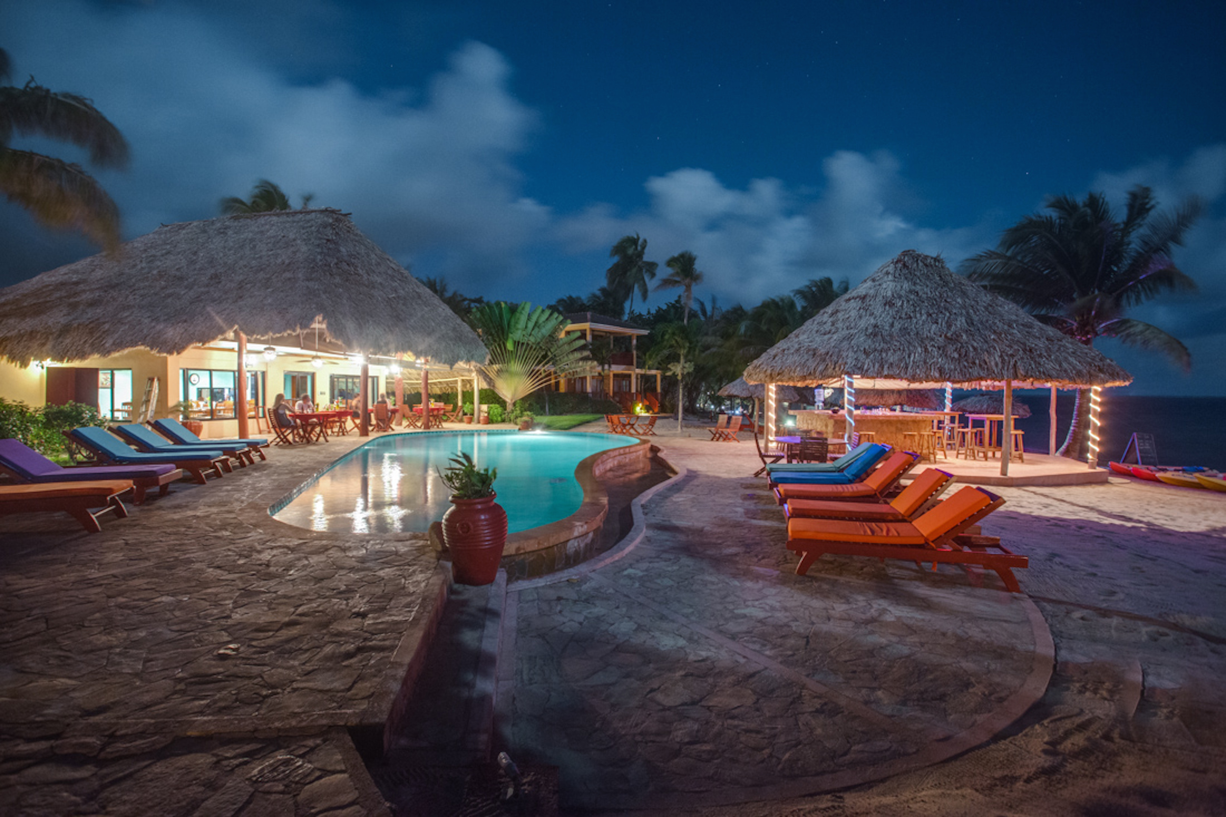 all-inclusive-resort-belize-nighttime-poolside