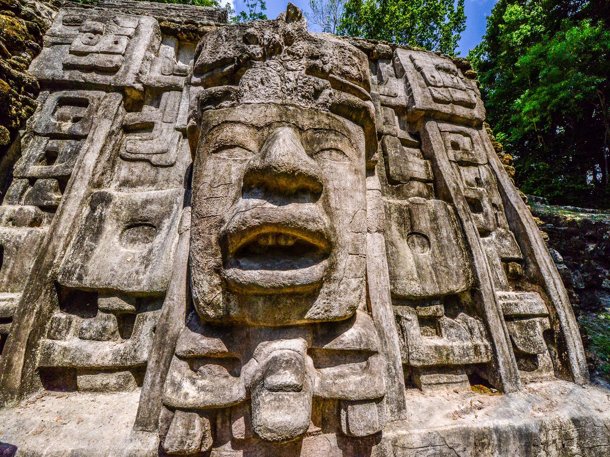 maya ruin belize lamanai | places to social distance